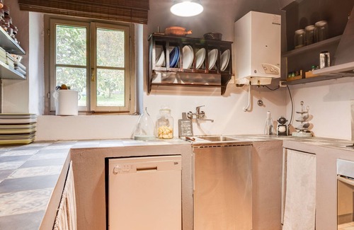 San Giuliano Terme House | Holiday Home in Molina di Quosa near Pisa