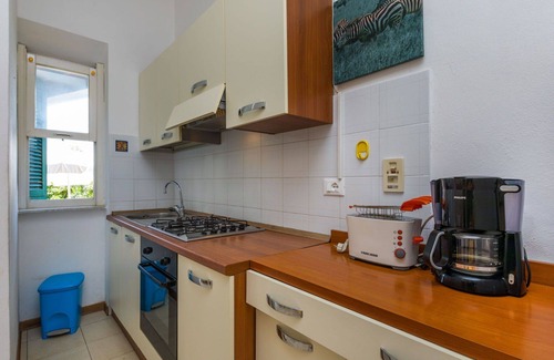 Castiglioncello Apartment | Cosy apartment for 4 guests with patio