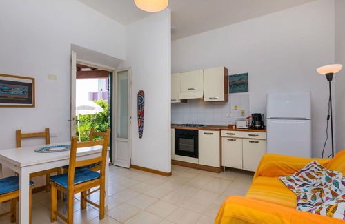 Castiglioncello Apartment | Cosy apartment for 4 guests with patio
