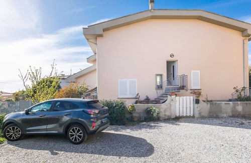 Rosignano Solvay Apartment | Lovely apartment for 2 people with WIFI, TV, terrace and pets allowed