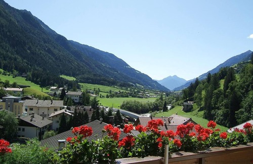 San Leonardo in Passiria Apartment | Holiday Apartment "Plattner II" with Mountain View, Wi-Fi, Terrace & Balcony