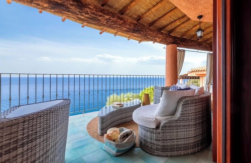 Torre delle Stelle Villa | ClickSardegna Villa Gemma with infinity pool facing the sea
