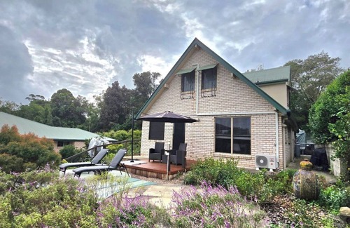 Witta House | Italian Meal first night & pet friendly!