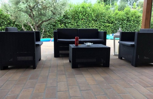 Loro Piceno Villa | Italian villa with swimming pool, 5 minutes to the town
