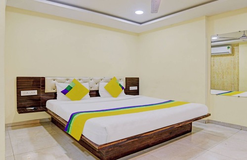 Indore House | Itsy By Treebo - Grand Vardhaman