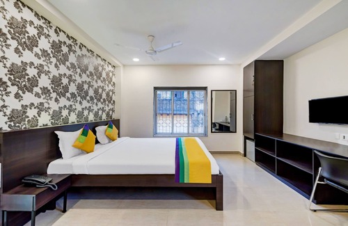 Bhowanipore Hotel | Itsy Hotels Neeranand Plaza, Bhawanipur