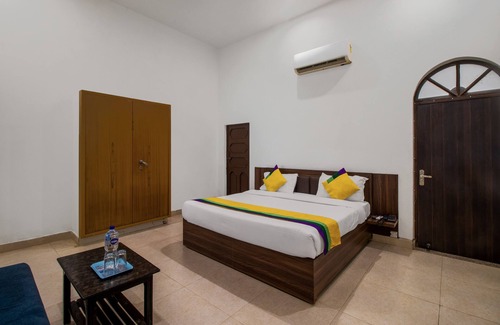 Mathura Hotel | Itsy Hotels Om Pushp Residency