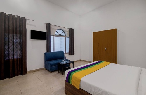 Mathura Hotel | Itsy Hotels Om Pushp Residency