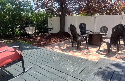 Grayslake House | IVP Manor House Close to Lake, Beach & Naval Base