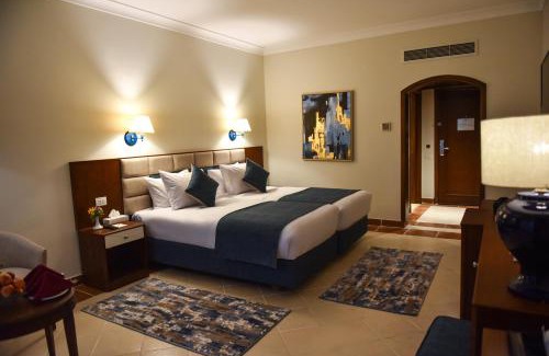 Ras Nasrani Resort | Ivy Cyrene Island Aqua Park Resort