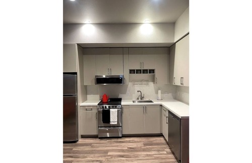 Produce and Waterfront Apartment | Jack London square stylish luxury 1BD apartment