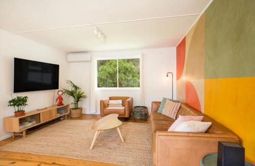 Culburra Beach House | Jack's Culburra - Absolute Waterfront with Fireplace