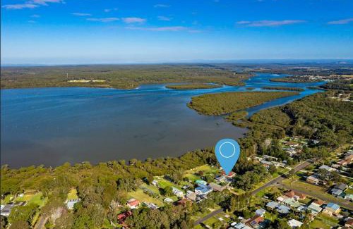 Culburra Beach House | Jack's Culburra - Absolute Waterfront with Fireplace