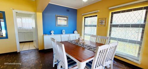Ramsgate South Apartment | Jackpot - Sleeps 8
