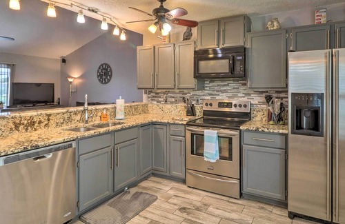 Golden Glades - The Woods House | Jacksonville Home, Near Beach & Mayo Clinic!