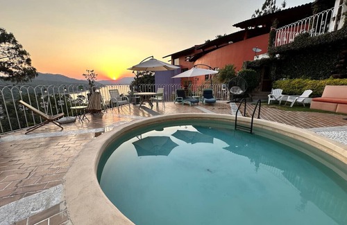 Valle de Bravo Cabin | Jacuzzi Cabin River View and Heated Pool 9