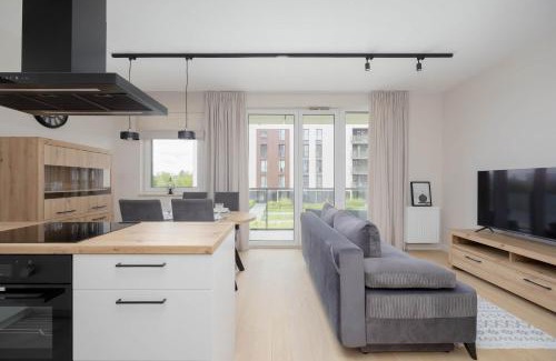 Praga Polnoc Apartment | Jagiellońska Spacious Apartament with Parking and Air Conditioning by Renters Prestige