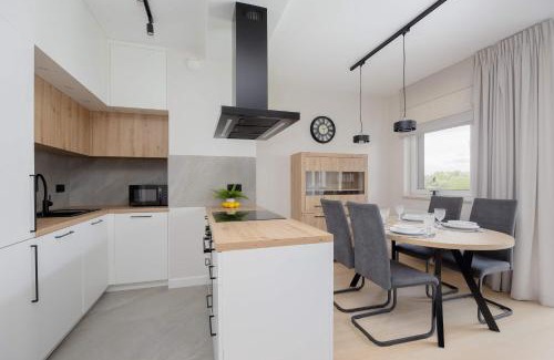Praga Polnoc Apartment | Jagiellońska Spacious Apartament with Parking and Air Conditioning by Renters Prestige