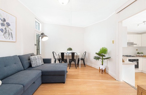 Newtown House | Jam Home | Heart of Newtown Gem Stylish Central Convenient minutes to King St