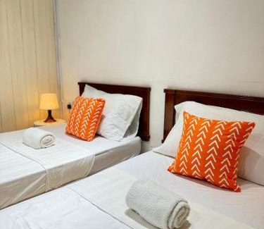 Kuala Berang House | JAMBU MANIS STAY- WIFI, NETFLIX, Business Traveller Friendly, Family Comfort, Easy access to Town