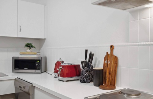 Northbridge Apartment | James Street Joy - 1BDR 1BTH 1PRK