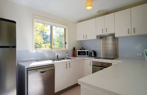 Erowal Bay House | Jan s Retreat by Jervis Bay Breaks
