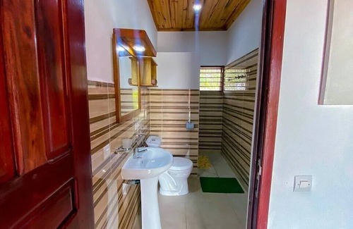 Nosy Be Apartment | Jardin fleuri de Lety