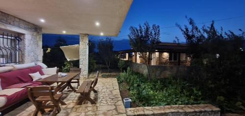 Himare House | Jardin miraculeux
