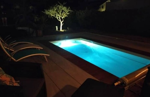 Saint-Ave House | Jardin Verdoyant, Piscine Chauffée Vannes
