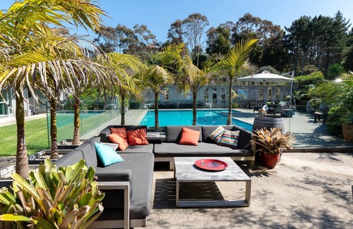 Surfdale House | Jasa's Vineyard Estate | Stay Waiheke