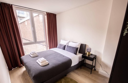 Delfshaven Apartment | Jaw-dropping 3 Bedroom Apartment 117m2 -NB304J-