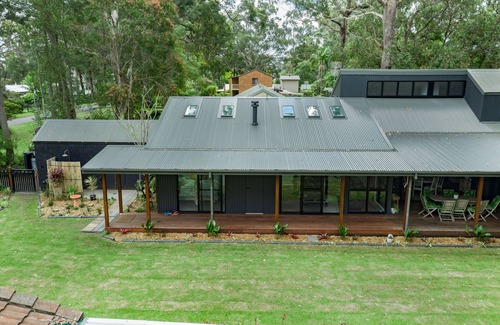 Myola House | JB's - Ocean, Bush, Pets, Expansive Living, Decks, Air-Con