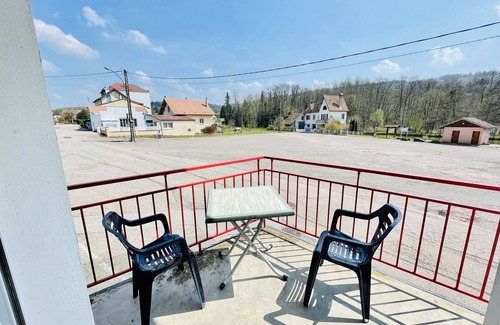 Forges-les-Bains Apartment | Jean De La Fontaine: Studio near the Bains les Bains thermal baths