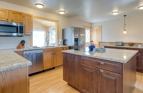 Jefferson House | Jefferson Home w/ Mountain Views: Near Ski Slopes!