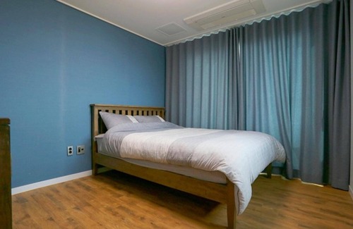Downtown House | Jeju Castle Blackstone Pension