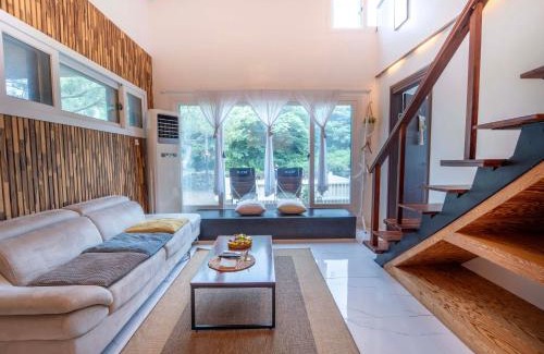 Hallim House | Jeju Love Stay Yellow
