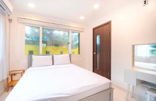 Hallim House | Jeju Love Stay Yellow