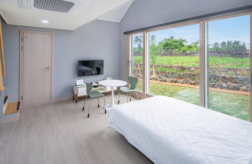 Hallim House | Jeju Moridarakbang Pension