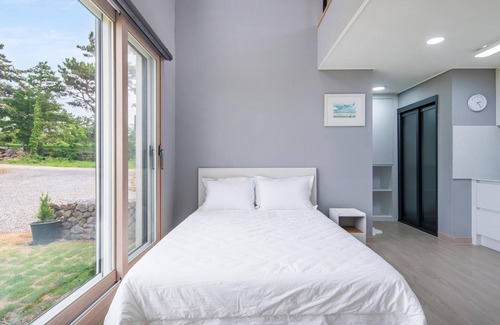 Hallim House | Jeju Moridarakbang Pension