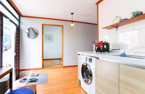 Downtown House | Jeju Sogobae Pension