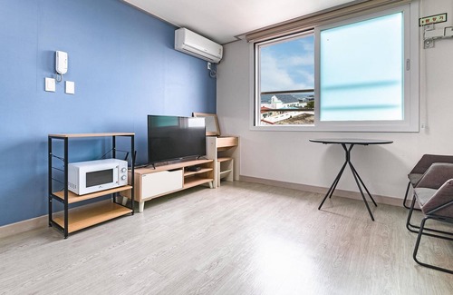 Downtown House | Jeju Stay Dalggum Pension