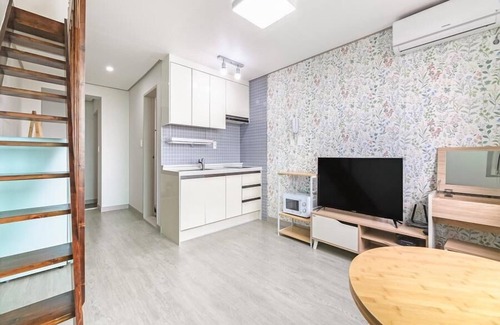 Downtown House | Jeju Stay Dalggum Pension