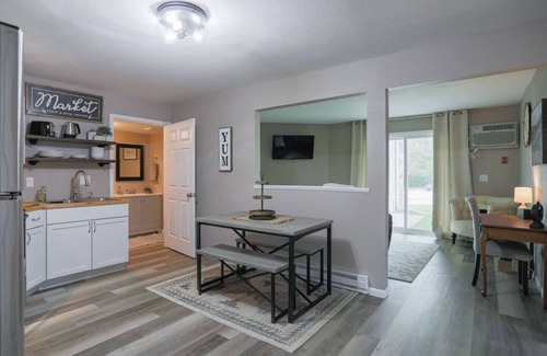 Weston Apartment | Jelinek Hideaway Unit 6 - Modern 2BR Apartment Near Aspirus & Downtown Wausau