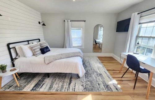Federal Hill Apartment | Jennifer's Modern & Comfy Broadway Retreat