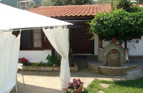 Vourvourou Apartment | Jenny's Garden