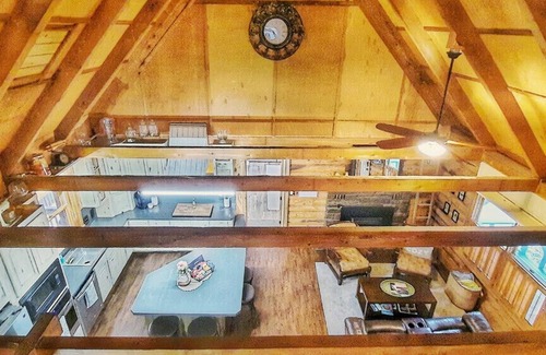 Crowder Cabin | Jewell of Eufaula! Lake view, hot tub, & fire pit!