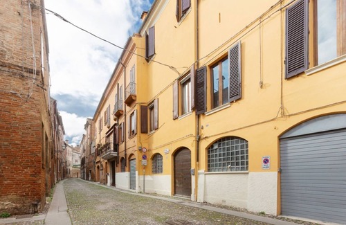 Ferrara Apartment | Jewish Ghetto ZTL Apartment x6!