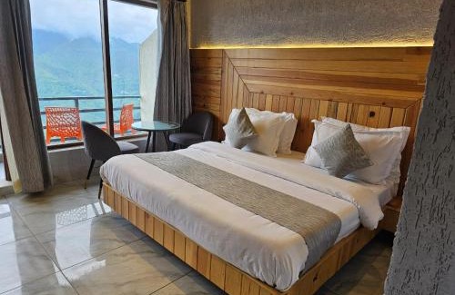 Mussoorie Hotel | Jhingola Bola Mount