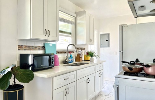 Alhambra Apartment | Jie’s choice -Charming 2B in the Heart of Alhambra