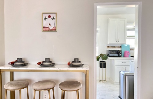 Alhambra Apartment | Jie’s choice -Charming 2B in the Heart of Alhambra